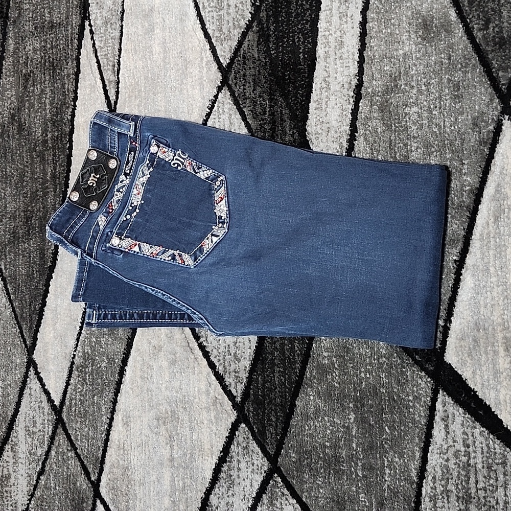 MISS ME EMBROIDERED CRYSTAL & RED RHINESTONES MID-RISE EASY-FIT SKINNY DENIMJEAN